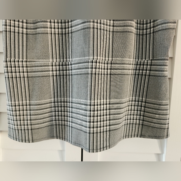 Sleeveless houndstooth top - Picture 4 of 6